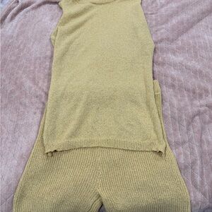 Sleeveless Knit Top and Pants Set in Yellow